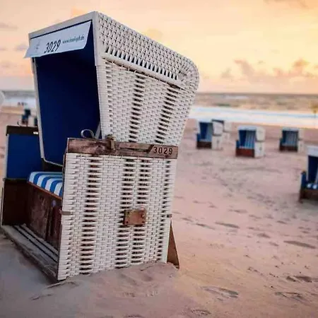 Gemuetliche Unter Reet Mit Pool Und Sauna In * קייטום