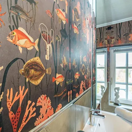 Gemuetliche Unter Reet Mit Pool Und Sauna In *