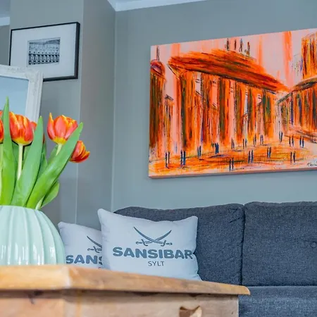 Gemuetliche Unter Reet Mit Pool Und Sauna In