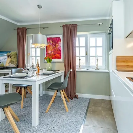 Gemuetliche Unter Reet Mit Pool Und Sauna In Apartament