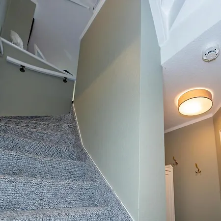 Gemuetliche Unter Reet Mit Pool Und Sauna In * קייטום