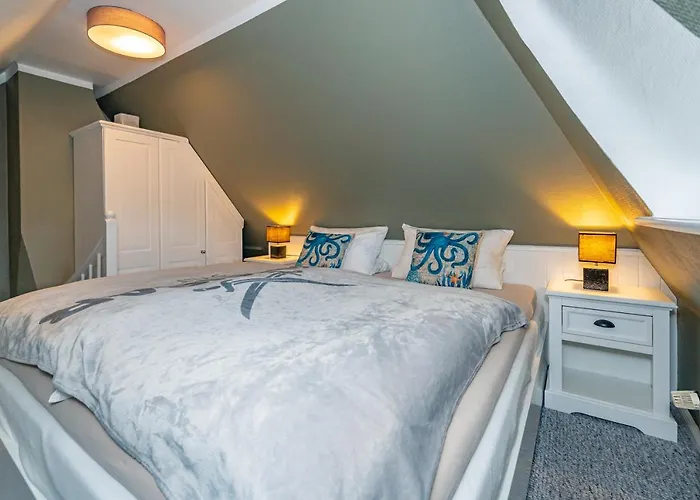 Gemuetliche Unter Reet Mit Pool Und Sauna In *