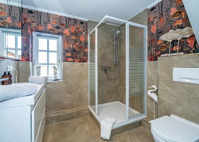 Gemuetliche Unter Reet Mit Pool Und Sauna In