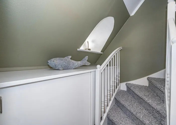 Gemuetliche Unter Reet Mit Pool Und Sauna In Keitum