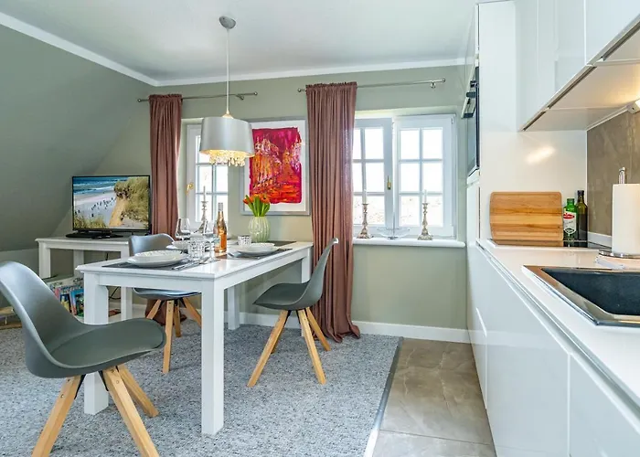 Gemuetliche Unter Reet Mit Pool Und Sauna In Apartman